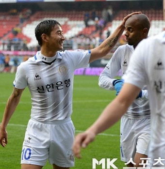 [mk포토] 이천수, `찌아고는 머리 안감아도 되겠어!`