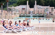 [mk포토] 박기량, `무더위 오션월드로 놀러오세요~`