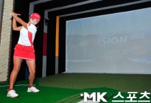 [mk포토] 이보미, `시원하게 날려요~`