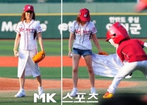 [mk포토] 시구 채미영 `치마 속엔 미니 핫팬츠`