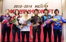 공윤희, 신인 1순위로 흥국생명 유니폼…KGC지명 고예림은 도공行