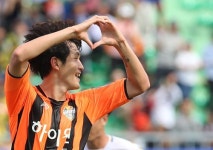 살아남은 강원의 무서움, 돌아가며 미쳤다
