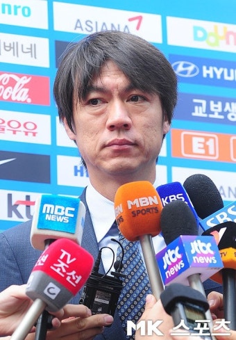 홍명보 감독, 선수 선발 어려움 극복하며 A매치 대비 월드컵 본선 조기 확정 호흡