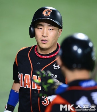 솔로포 손아섭 `이제부터 추격이다` [MK포토]