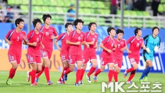 북한 여자축구대표팀 `베트남 가볍게 이겼어요` [MK포토]