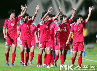 북한 여자축구대표팀 `실력 잘 보셨죠~` [MK포토]