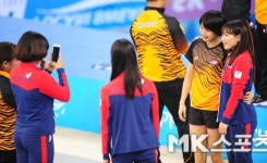 여자 다이빙 선수들 `이제는 우정의 시간` [MK포토]