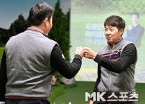 김원형 `진갑용, 난 버디야` [MK포토]