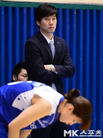 박수호 감독대행 `수장으로 첫 경기, 긴장되네` [MK포토]