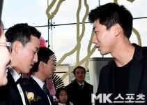 김용의 `(신)정락아, 결혼 축하해` [MK포토]