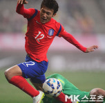 `페널티킥을 얻어내는 한교원` [MK포토]