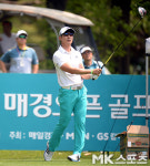 타구 확인하는 홍순상 [MK포토]