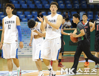 한국U대표팀, 일본 제압하며 3연승 [MK포토]