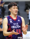 이승현 `꿈같은 승리에 연신 싱글벙글` [MK포토]