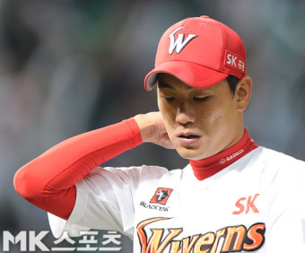 김광현 `개막전 아쉬운 강판` [MK포토]