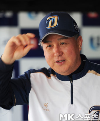 김경문 감독 `연승행진에 미소가 절로` [MK포토]