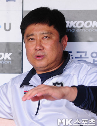 김태형 감독 `최다승 신기록 기대하세요` [MK포토]
