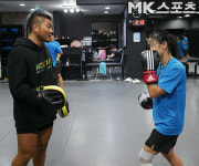 [로드FC] 킥복싱 강사 데뷔 권아솔, 무제한급 도전 이유 공개