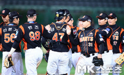 롯데 `SK에 6-4 승리, 3연승 질주` [MK포토]