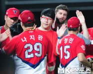 12승 양현종 `나지완, 홈런 고마웠어` [MK포토]