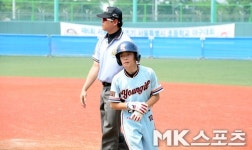  `제38회 서울특별시장기 결승전` 영일초 성민우, `출루해야 하는데` [MK포토] 