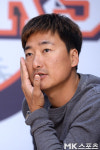 `아스정` 정재훈 `은퇴 인터뷰 중 촉촉해진 눈시울` [MK포토]