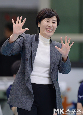 이도희 감독 `선수들의 투혼에 두 손 들었어` [MK포토]