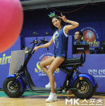 치어리더 `바이크에 앉아 화보 찍는 미녀 폭주족` [MK포토]
