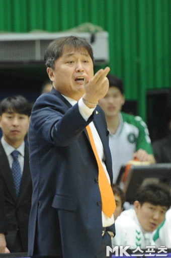 이상범 감독 `14연승 가자` [MK포토]
