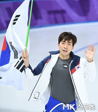 남자 팀추월 이승훈 `은메달 해냈어요` [MK포토]