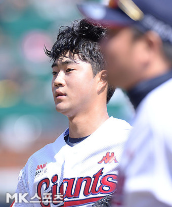윤성빈 `아쉬운 2실점` [MK포토]