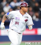 초이스 `만루찬스 살리는 2타점 적시타` [MK포토]