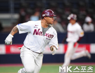 초이스 `기분 좋은 2타점 적시타` [MK포토]