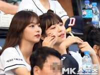 `프로미스나인` 백지헌 `치킨맛에 심취한 걸그룹` [MK포토]
