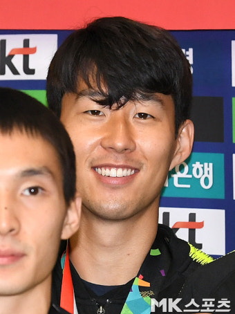 손흥민, 행복한 미소로 귀국 [MK포토]