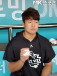 ‘고졸신인 홈런 새 역사’ 강백호 “한 시즌 치르며 성장했다”