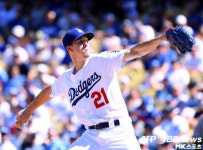 뷸러, 6.2이닝 1피안타 무실점 완벽투 [NL 타이브레이커]