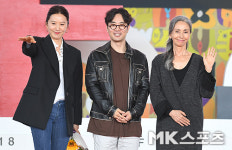 김희애-민규동 감독-문숙 `허스토리의 주역들` [MK포토]