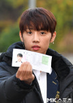 더 보이즈 선우, 수험표 사진 잘 나왔죠? [MK포토]