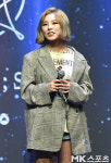  휘인, 빚투 논란의 후유증을 딛고 컴백미소 [MK포토]