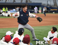박종훈 `꿈나무들 앞에서 적접 시범` [MK포토]
