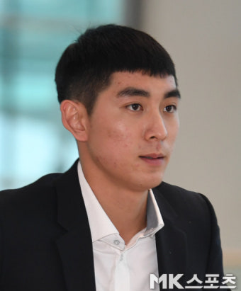 이정후 `머리 짧게 깎고 애리조나로` [MK포토]