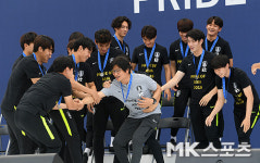 U-20 월드컵 준우승 영웅들과 정정용 감독 [MK포토]