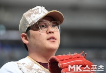한현희, 역대 최소경기 100홀드 도전 ‘-2’