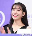 아이유, ‘효리네 민박’ 김해 시스터즈와 의리…“결혼식 축가 선물”(공식)