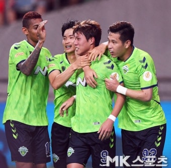 이적생 김승대 결승골…전북, 서울 원정경기서 4-2 대승 [K리그]