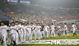 LG, KIA 6-4 승리 거두며 `신바람 3연승` [MK포토]