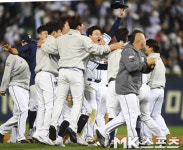 역전승 두산 `오늘도 끝내기승이다` [MK포토]