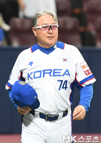 김경문 감독 `평가전 완승했습니다` [MK포토]