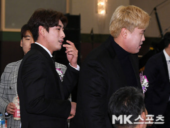 이정후 `어머나! 류현진이다!` [MK포토]